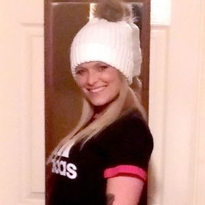 Meet your Posher, Leanna g